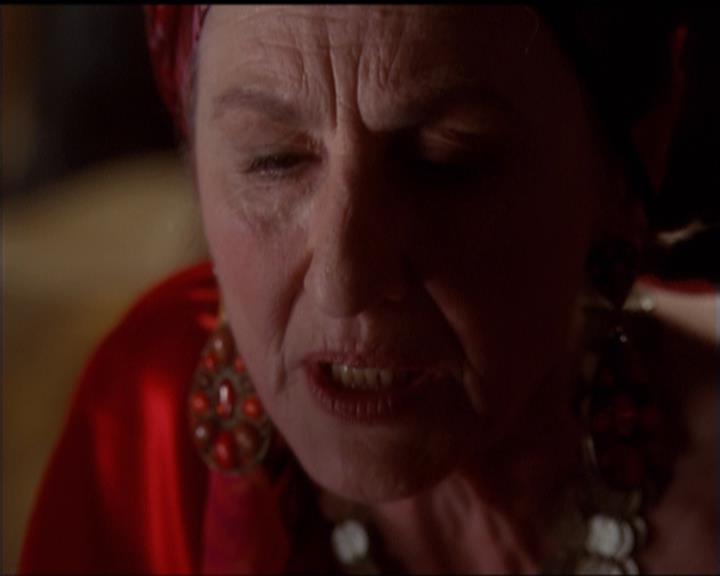 Charmed-Online-dot-net_5x06TheEyesHaveIt0121.jpg