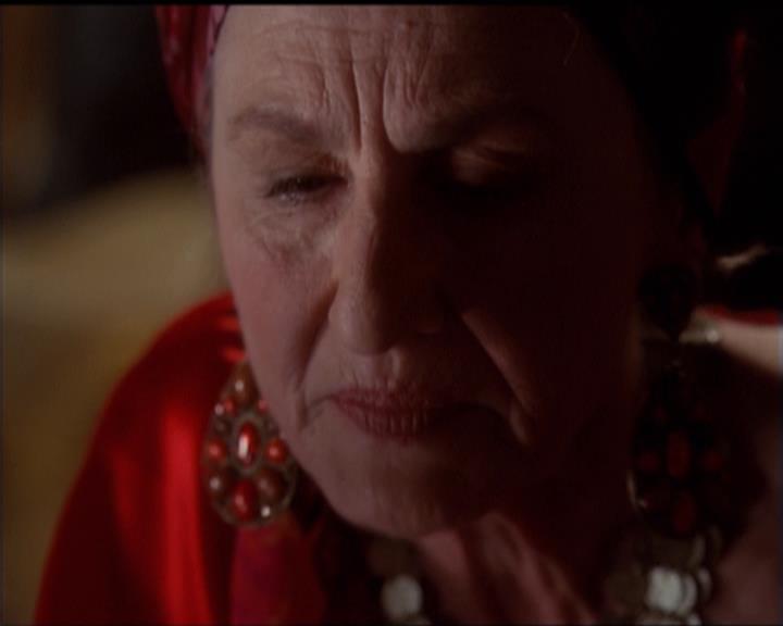 Charmed-Online-dot-net_5x06TheEyesHaveIt0123.jpg