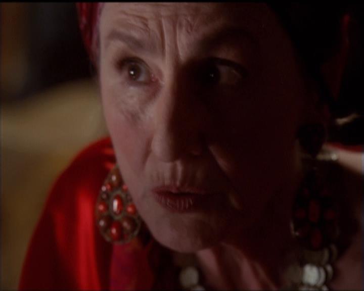 Charmed-Online-dot-net_5x06TheEyesHaveIt0124.jpg