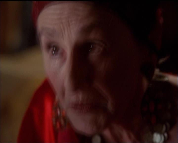 Charmed-Online-dot-net_5x06TheEyesHaveIt0125.jpg