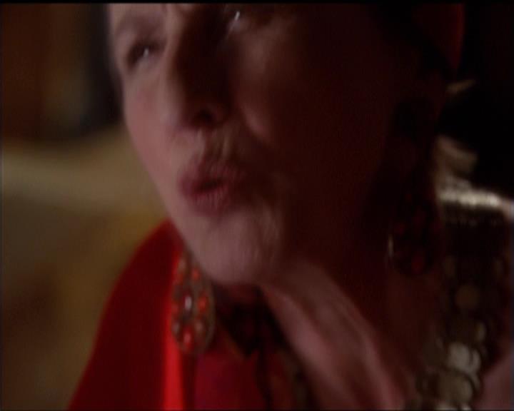 Charmed-Online-dot-net_5x06TheEyesHaveIt0132.jpg