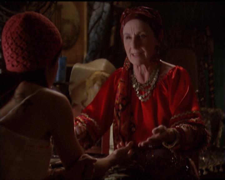 Charmed-Online-dot-net_5x06TheEyesHaveIt0141.jpg
