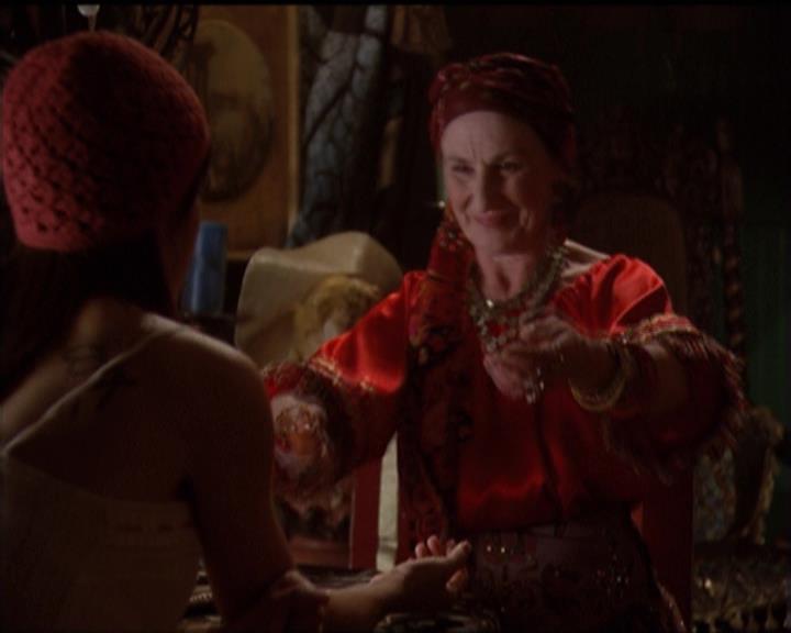 Charmed-Online-dot-net_5x06TheEyesHaveIt0142.jpg