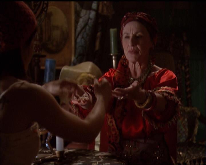 Charmed-Online-dot-net_5x06TheEyesHaveIt0143.jpg