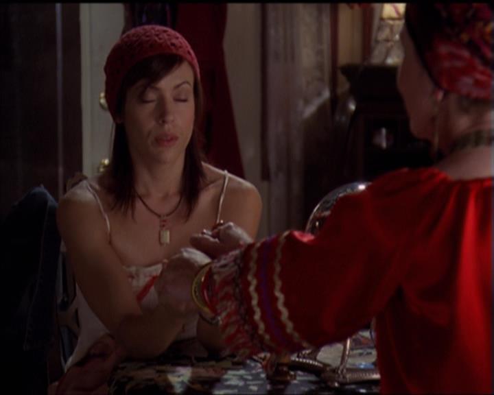 Charmed-Online-dot-net_5x06TheEyesHaveIt0150.jpg