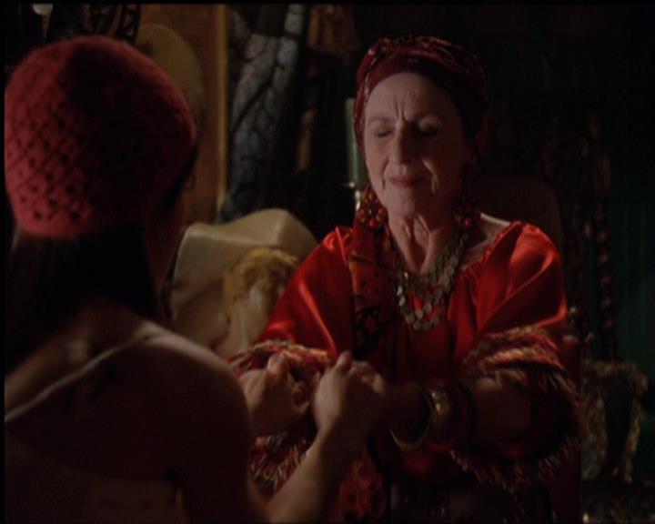 Charmed-Online-dot-net_5x06TheEyesHaveIt0155.jpg
