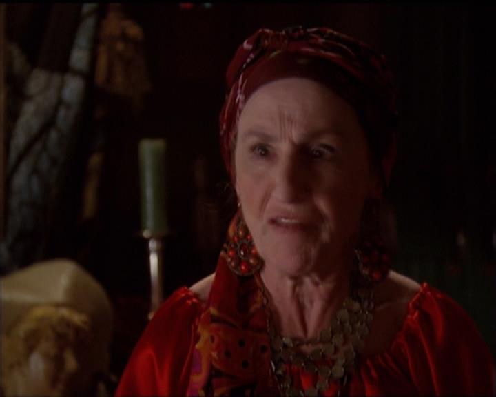 Charmed-Online-dot-net_5x06TheEyesHaveIt0164.jpg