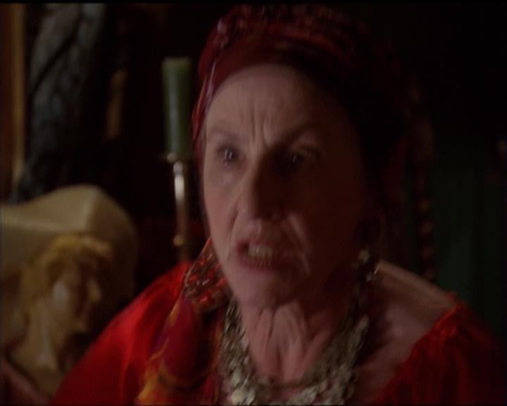 Charmed-Online-dot-net_5x06TheEyesHaveIt0172.jpg
