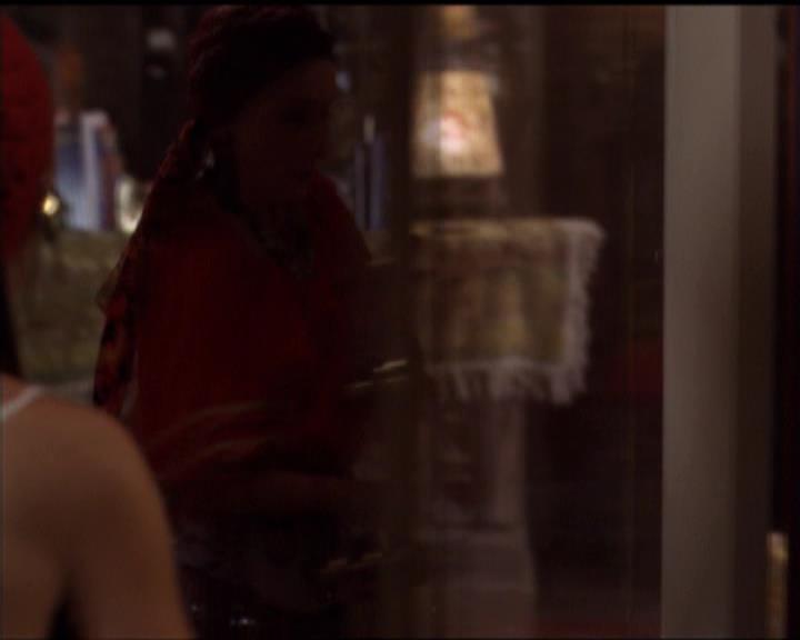 Charmed-Online-dot-net_5x06TheEyesHaveIt0177.jpg
