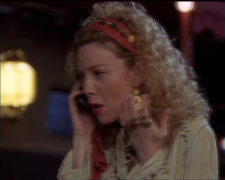 Charmed-Online-dot-net_5x06TheEyesHaveIt0192.jpg