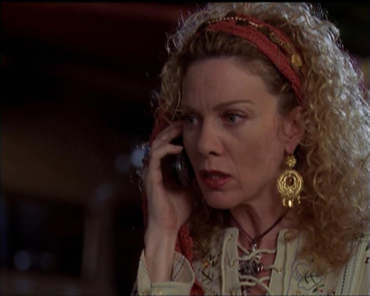 Charmed-Online-dot-net_5x06TheEyesHaveIt0199.jpg