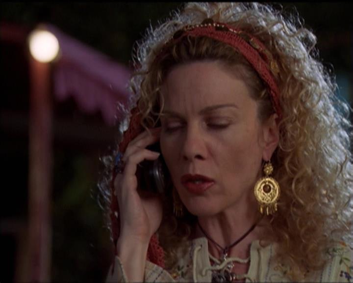 Charmed-Online-dot-net_5x06TheEyesHaveIt0206.jpg