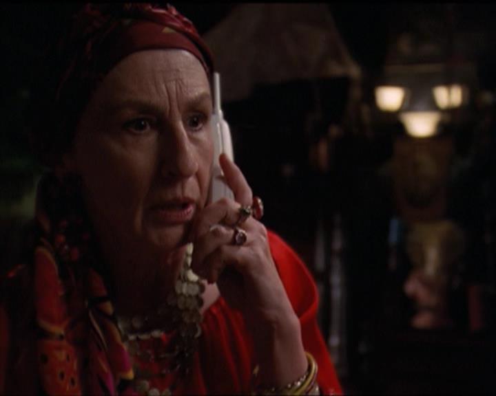 Charmed-Online-dot-net_5x06TheEyesHaveIt0210.jpg
