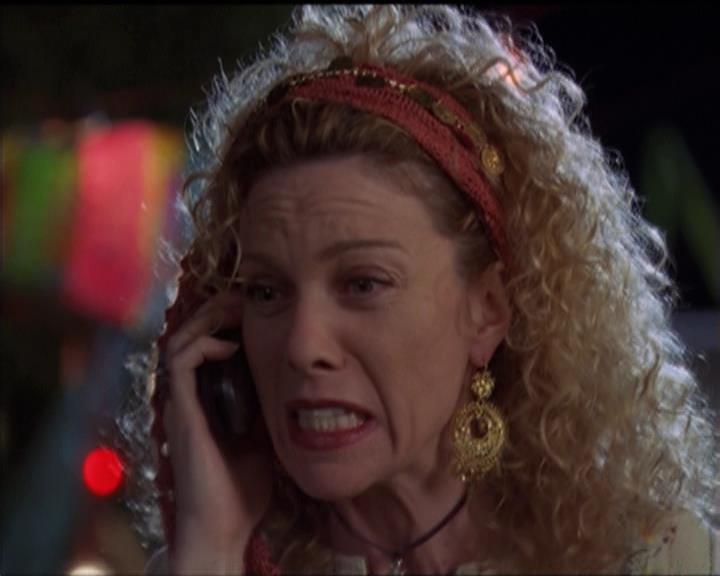 Charmed-Online-dot-net_5x06TheEyesHaveIt0221.jpg