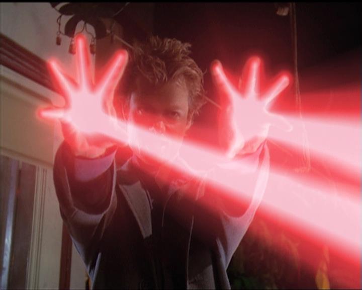 Charmed-Online-dot-net_5x06TheEyesHaveIt0234.jpg