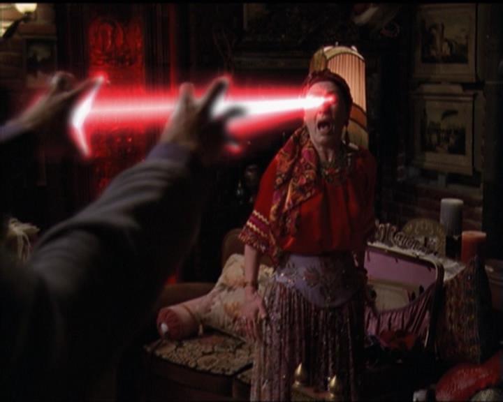 Charmed-Online-dot-net_5x06TheEyesHaveIt0235.jpg