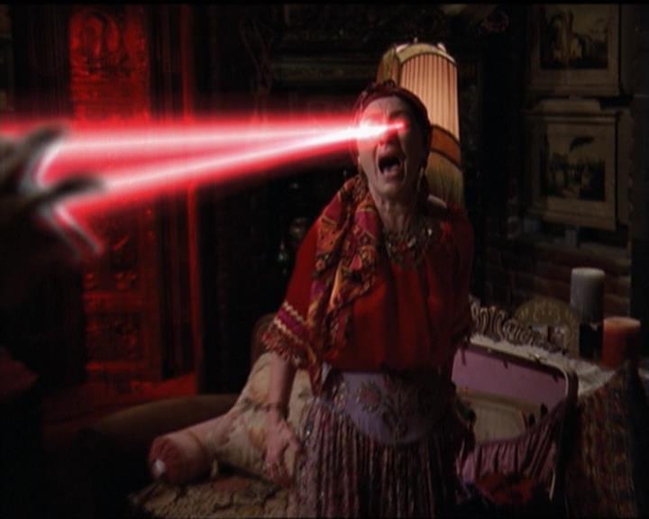Charmed-Online-dot-net_5x06TheEyesHaveIt0236.jpg