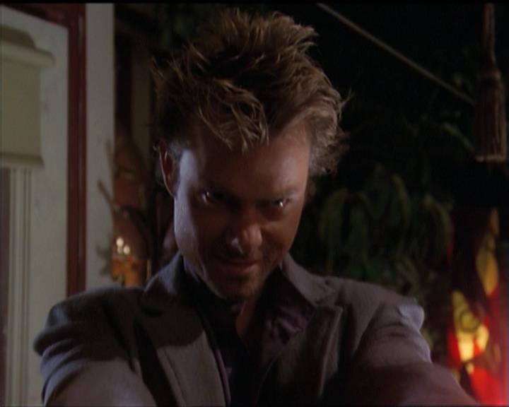 Charmed-Online-dot-net_5x06TheEyesHaveIt0238.jpg