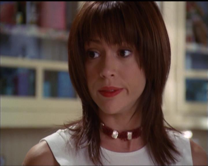 Charmed-Online-dot-net_5x06TheEyesHaveIt0387.jpg