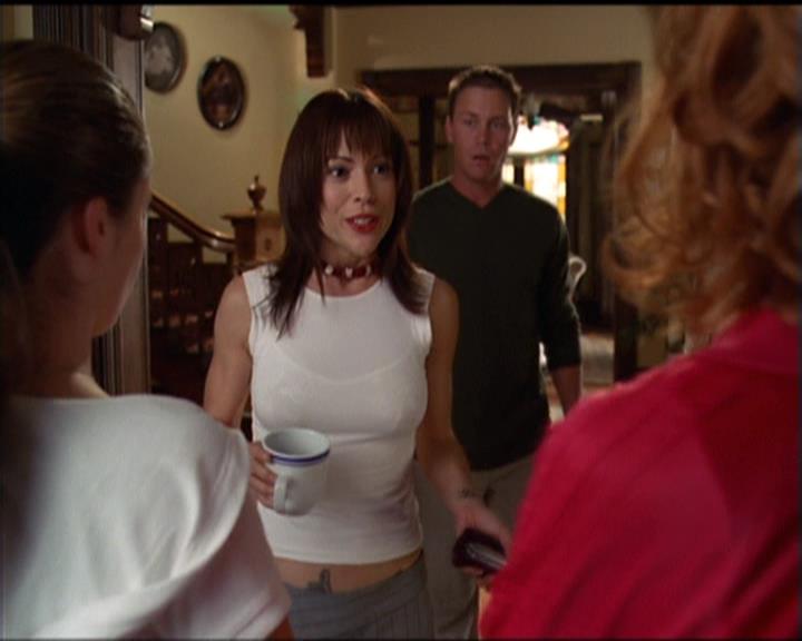 Charmed-Online-dot-net_5x06TheEyesHaveIt0403.jpg