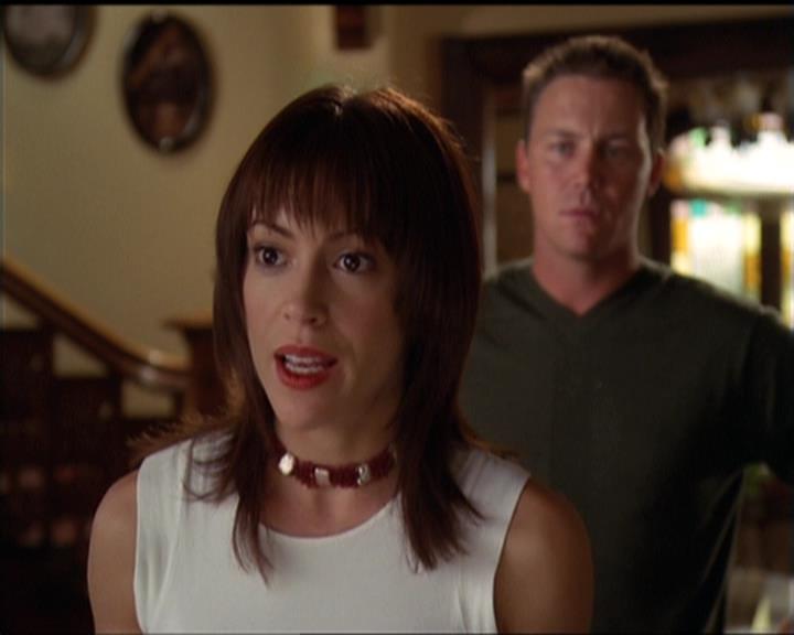Charmed-Online-dot-net_5x06TheEyesHaveIt0413.jpg