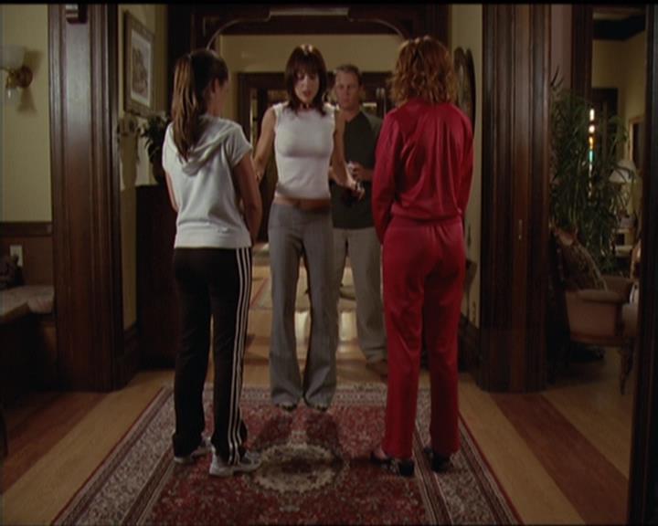 Charmed-Online-dot-net_5x06TheEyesHaveIt0426.jpg