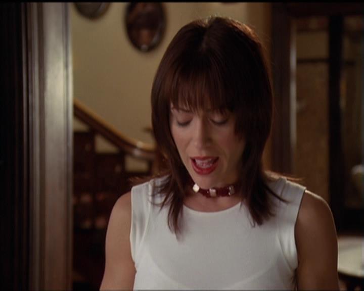 Charmed-Online-dot-net_5x06TheEyesHaveIt0464.jpg