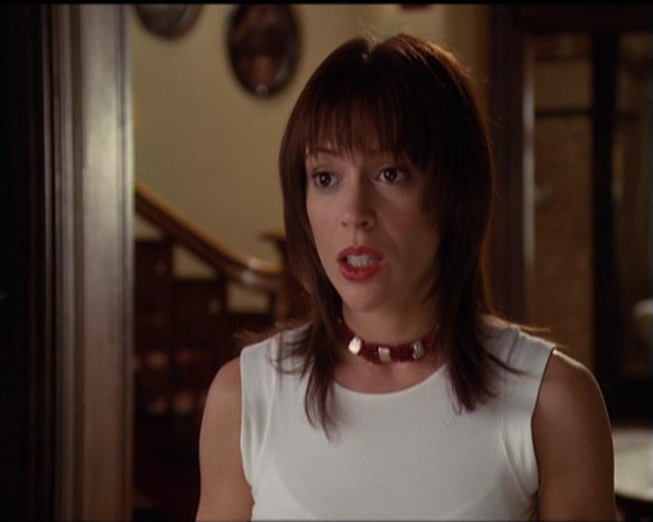 Charmed-Online-dot-net_5x06TheEyesHaveIt0476.jpg