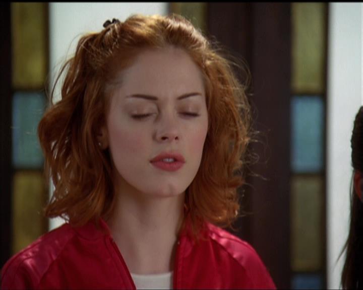 Charmed-Online-dot-net_5x06TheEyesHaveIt0477.jpg