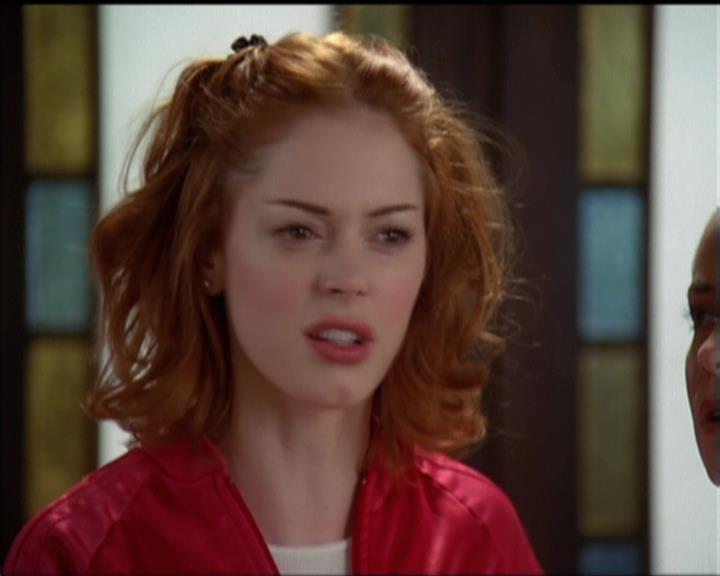 Charmed-Online-dot-net_5x06TheEyesHaveIt0483.jpg