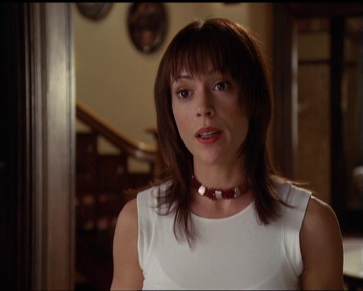 Charmed-Online-dot-net_5x06TheEyesHaveIt0485.jpg