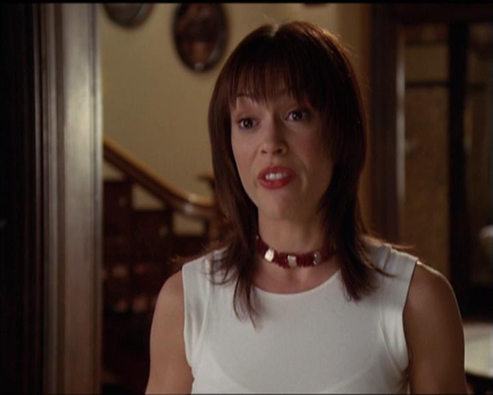 Charmed-Online-dot-net_5x06TheEyesHaveIt0486.jpg