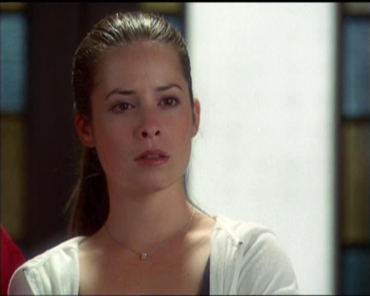 Charmed-Online-dot-net_5x06TheEyesHaveIt0487.jpg