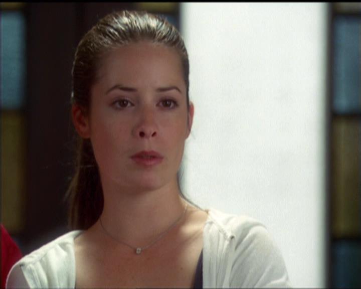 Charmed-Online-dot-net_5x06TheEyesHaveIt0488.jpg
