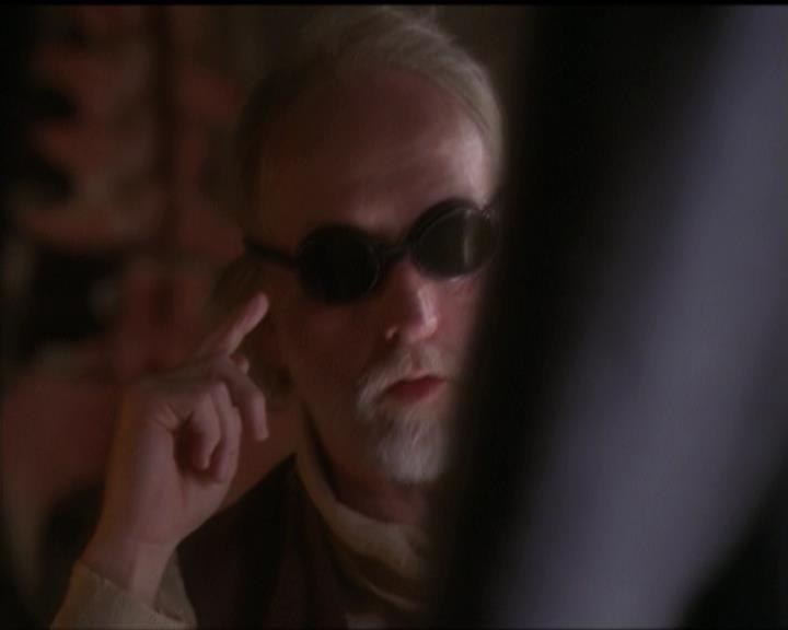 Charmed-Online-dot-net_5x06TheEyesHaveIt0518.jpg