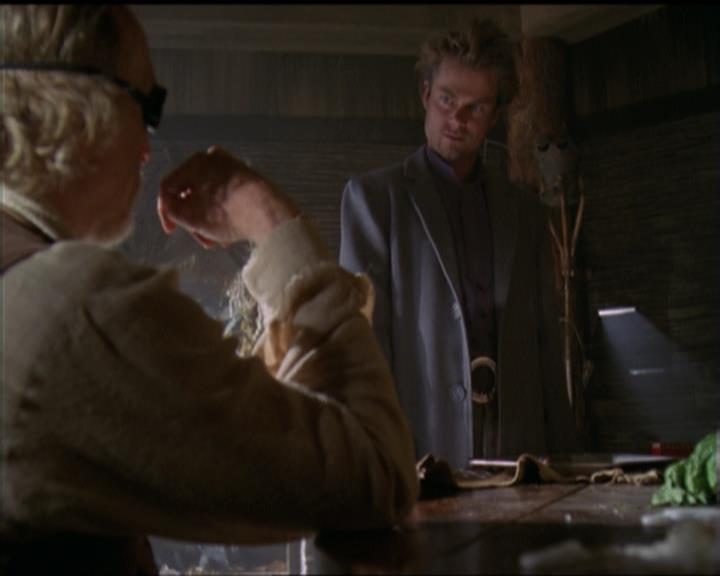Charmed-Online-dot-net_5x06TheEyesHaveIt0527.jpg