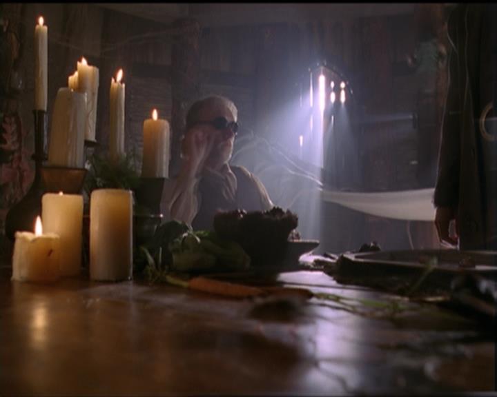 Charmed-Online-dot-net_5x06TheEyesHaveIt0531.jpg