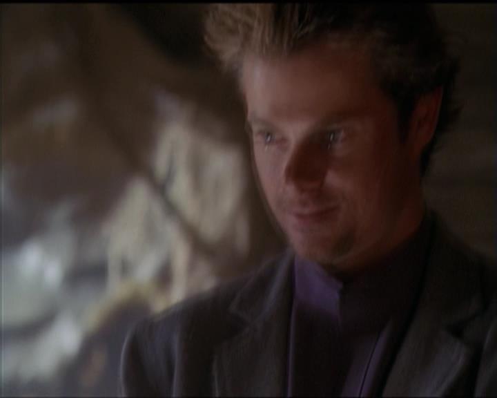 Charmed-Online-dot-net_5x06TheEyesHaveIt0546.jpg