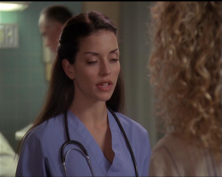 Charmed-Online-dot-net_5x06TheEyesHaveIt0729.jpg