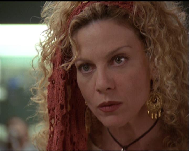 Charmed-Online-dot-net_5x06TheEyesHaveIt0743.jpg