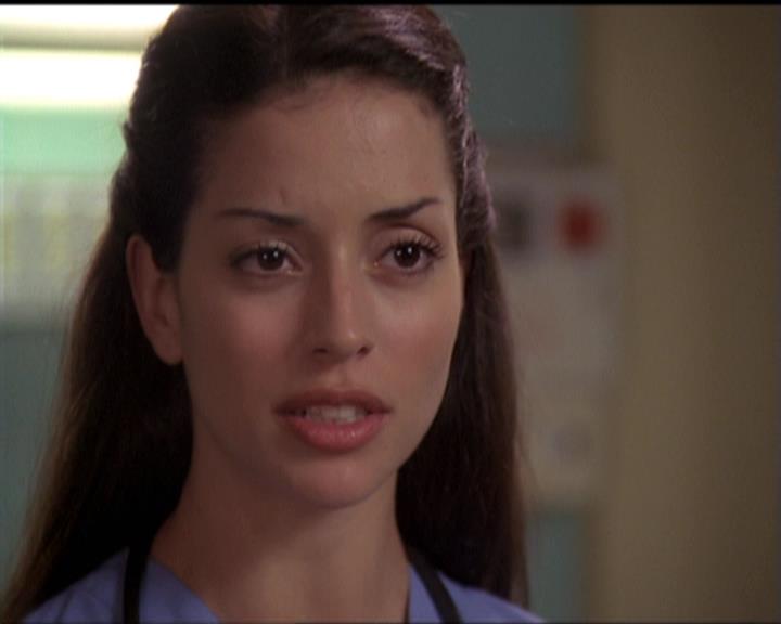 Charmed-Online-dot-net_5x06TheEyesHaveIt0747.jpg