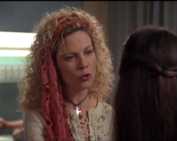 Charmed-Online-dot-net_5x06TheEyesHaveIt0759.jpg