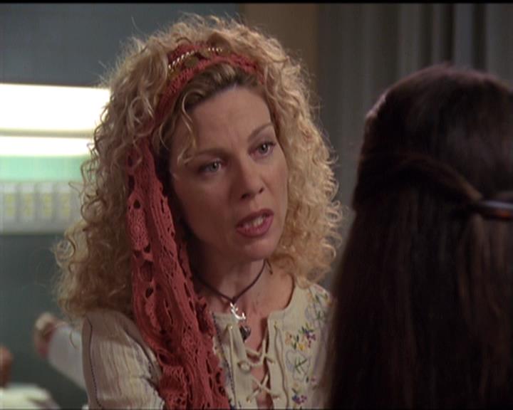 Charmed-Online-dot-net_5x06TheEyesHaveIt0767.jpg