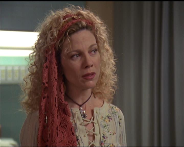 Charmed-Online-dot-net_5x06TheEyesHaveIt0790.jpg