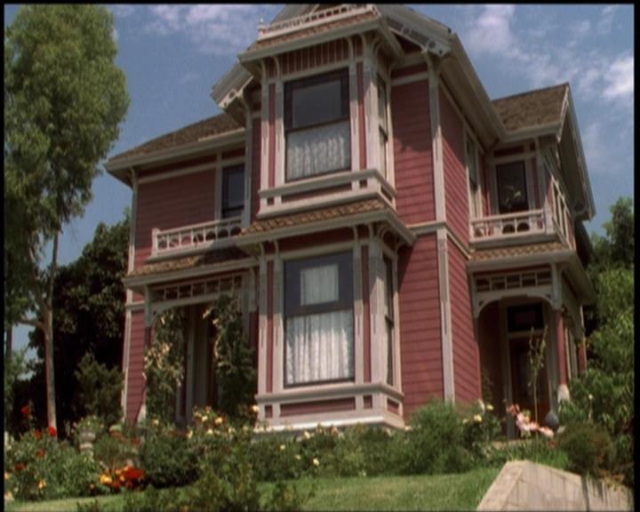 Charmed-Online-dot-net_5x06TheEyesHaveIt0795.jpg