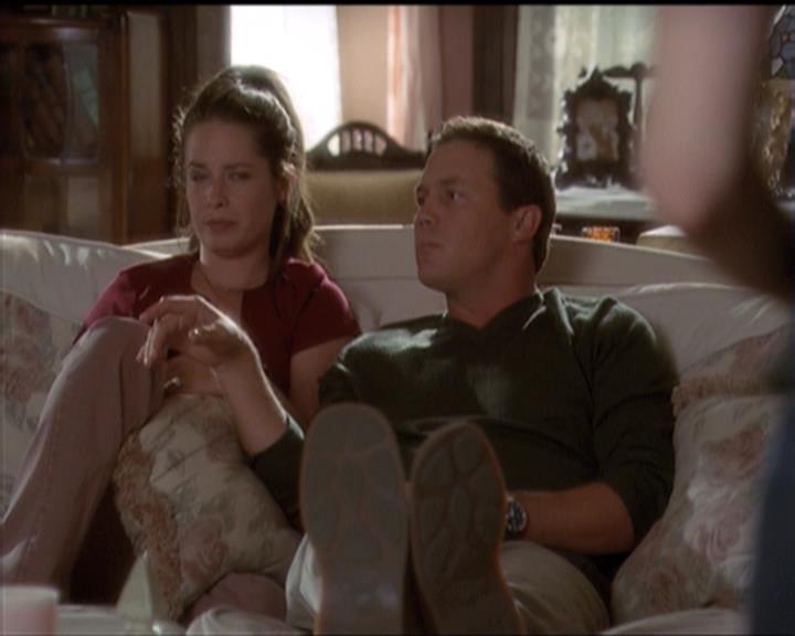 Charmed-Online-dot-net_5x06TheEyesHaveIt0832.jpg