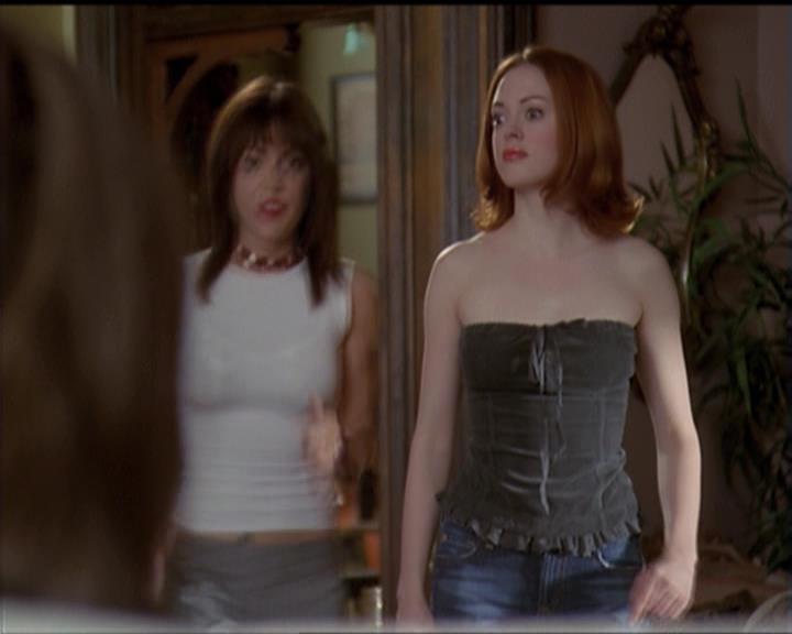 Charmed-Online-dot-net_5x06TheEyesHaveIt0854.jpg
