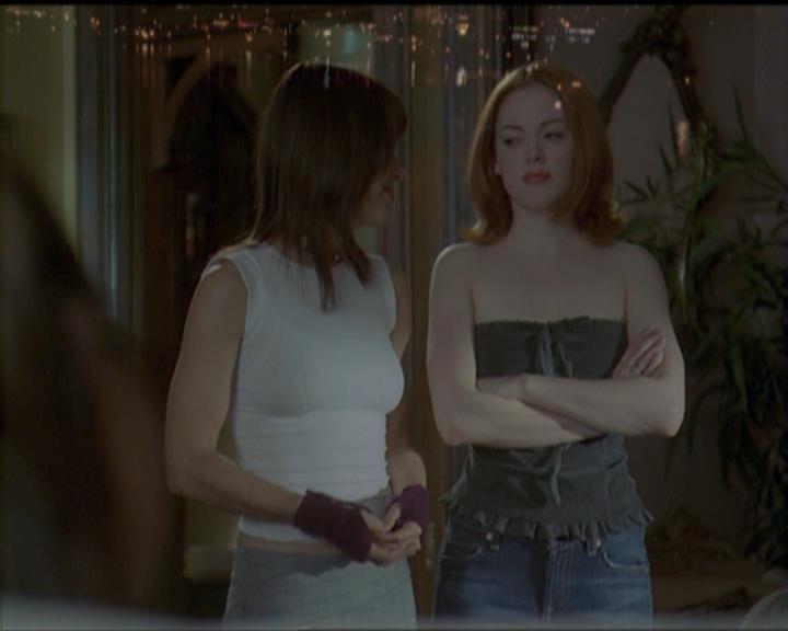 Charmed-Online-dot-net_5x06TheEyesHaveIt0882.jpg