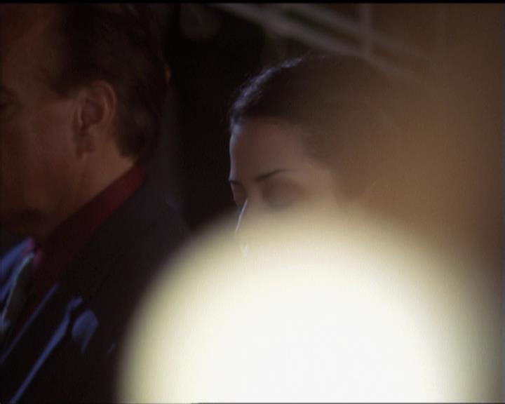 Charmed-Online-dot-net_5x06TheEyesHaveIt0898.jpg