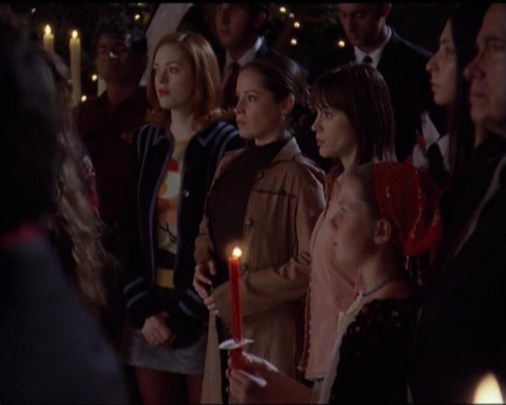 Charmed-Online-dot-net_5x06TheEyesHaveIt0905.jpg